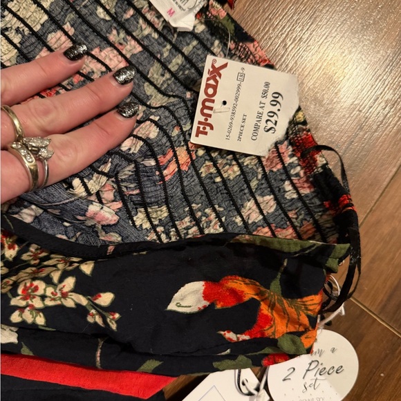 Sienna Sky Black and Red Floral Set - Picture 3 of 6